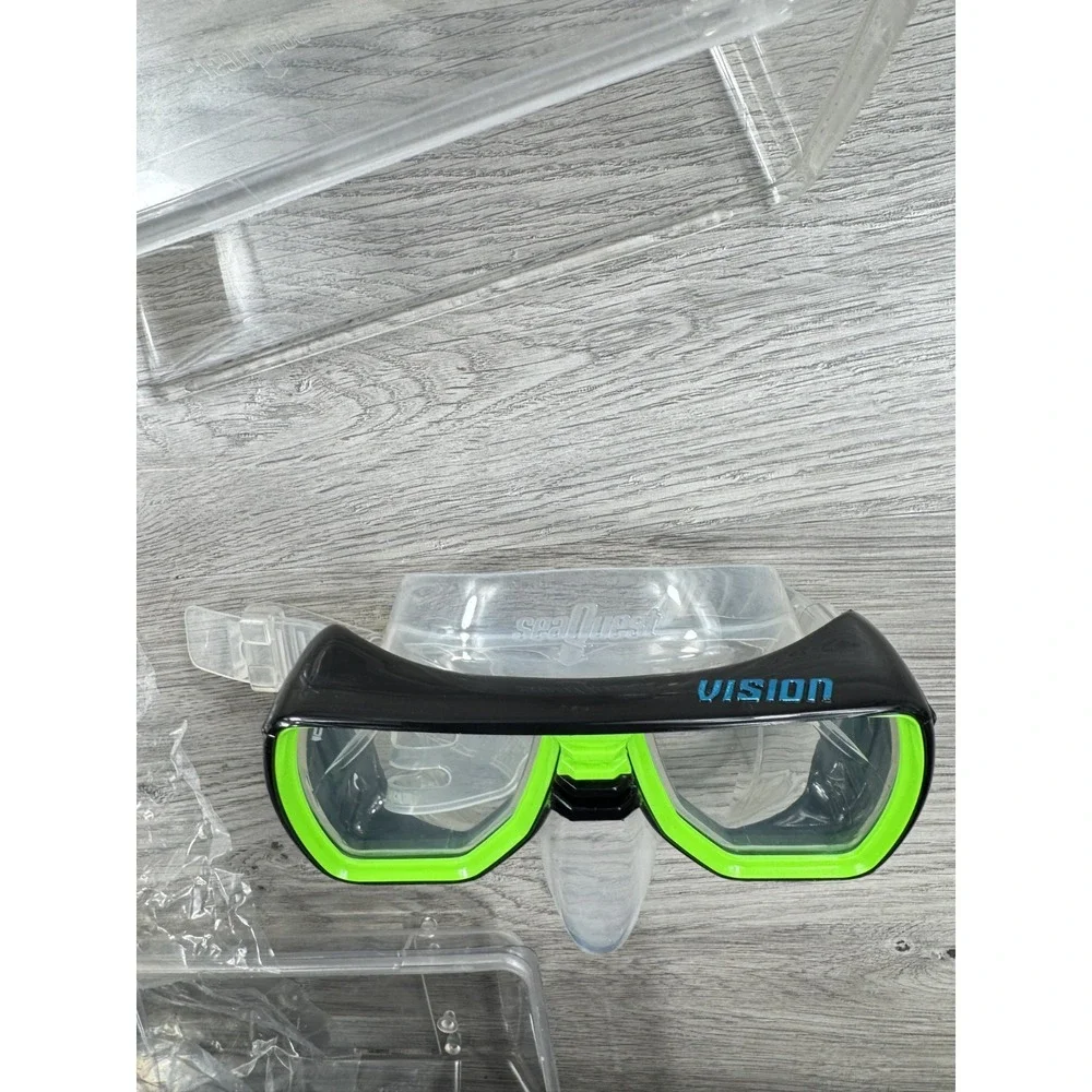 Ventura SeaQuest Vision Diving Snorkeling Goggles Tempered Black Green Case